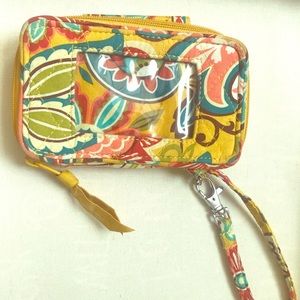 Vera Bradley smartphone wristlet cell phone case